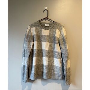 **FINAL PRICE**  Women’s ‘Old Navy’ checkered sweater